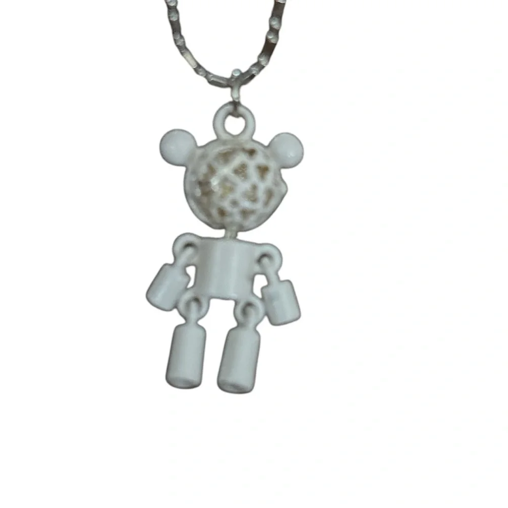 18 KT GP White Lucien Bear Necklace Pendant w/ Necklace Chain Swarovski Crystals - Picture 5 of 7